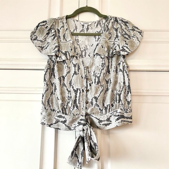 Eye-Catching Snakeskin Flutter Sleeve Tie-Front Blouse by Express XS - Picture 5 of 16